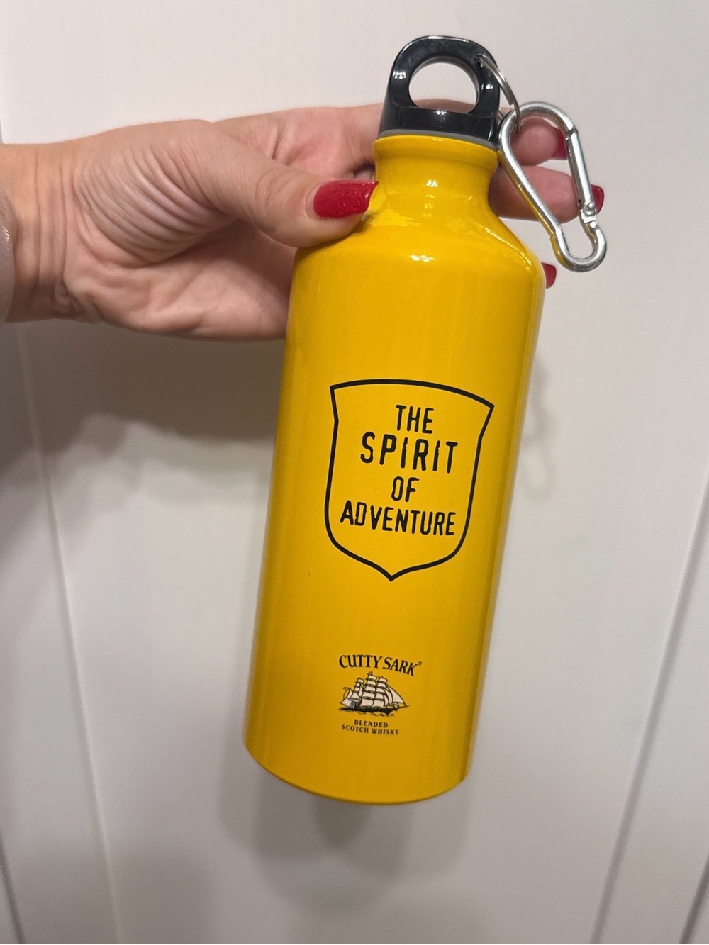 NEW Cutty Sark Branded Yellow Aluminum Sport Bottle Carabiner Water Bottle TOTC